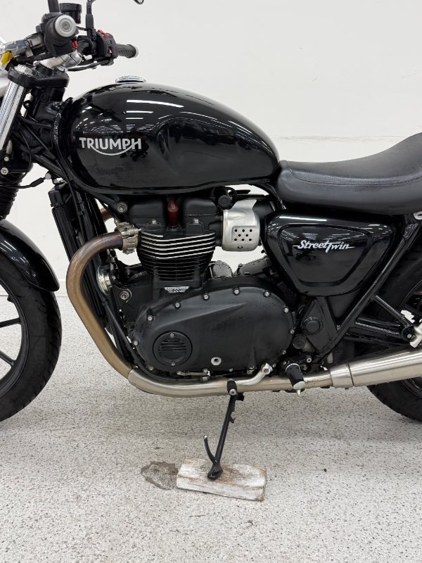 2017 Triumph STREET TWIN Black