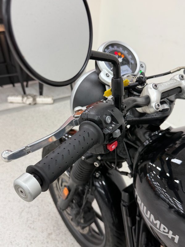 2017 Triumph STREET TWIN Black