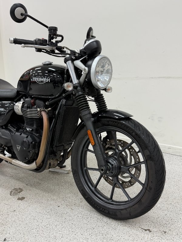 2017 Triumph STREET TWIN Black