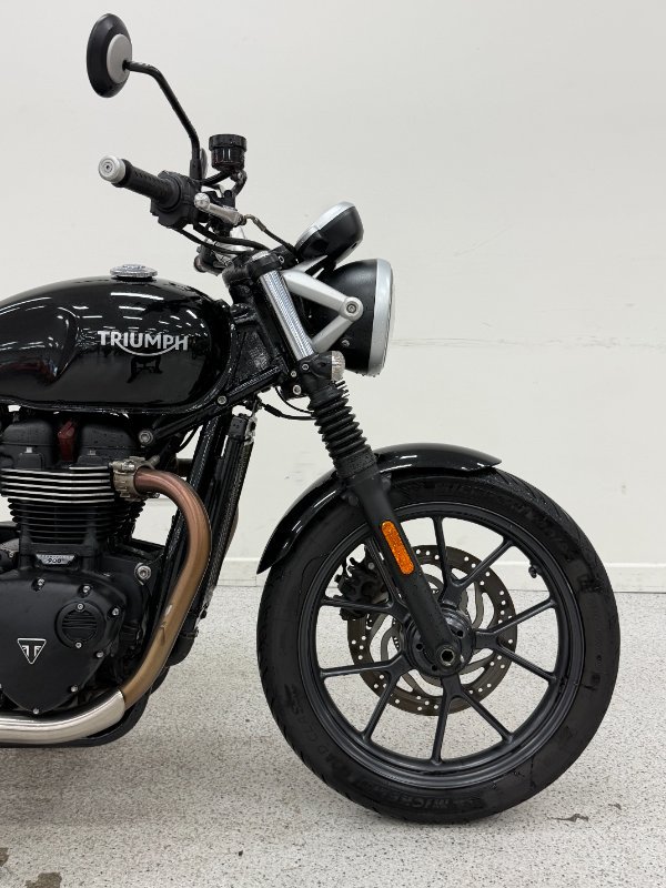 2017 Triumph STREET TWIN Black