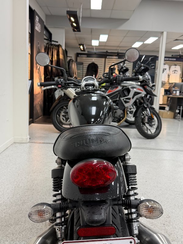 2017 Triumph STREET TWIN Black