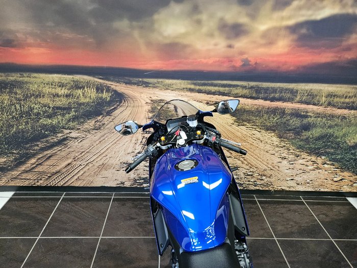 2025 Yamaha YZF-R7LA BLUE