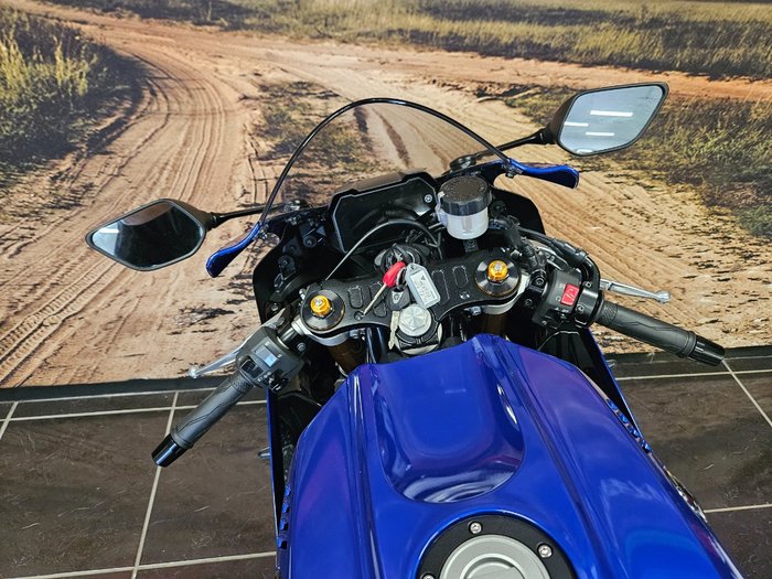 2025 Yamaha YZF-R7LA BLUE