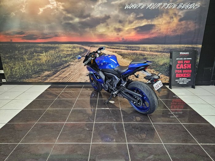 2025 Yamaha YZF-R7LA BLUE