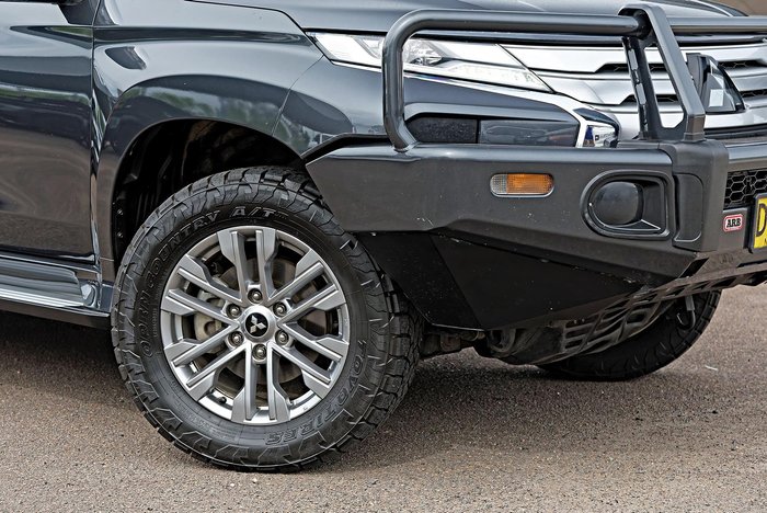 2022 Mitsubishi Pajero Sport GLX