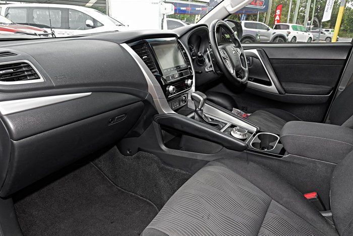 2022 Mitsubishi Pajero Sport GLX