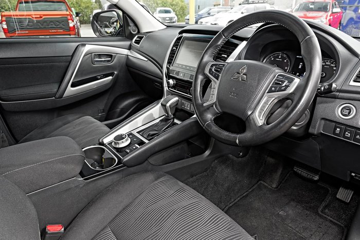 2022 Mitsubishi Pajero Sport GLX