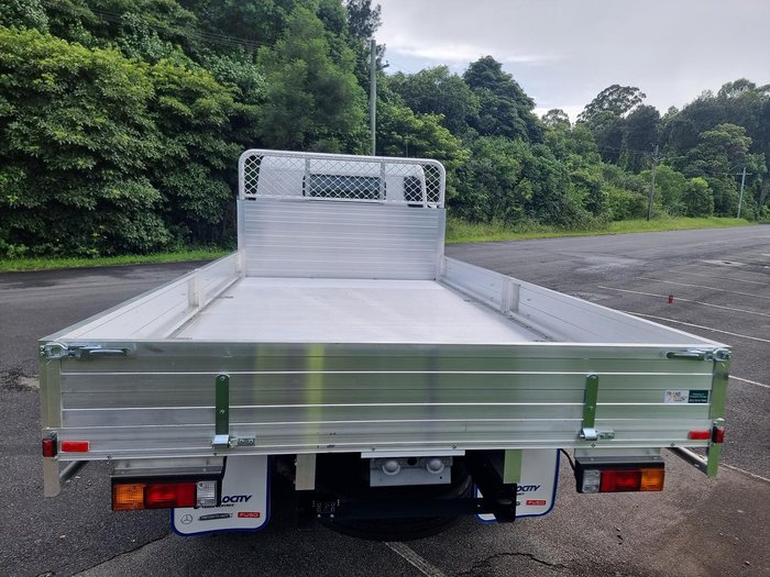 2025 Fuso Canter 615 White