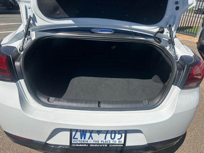 2013 Holden Calais VF MY14 Heron White