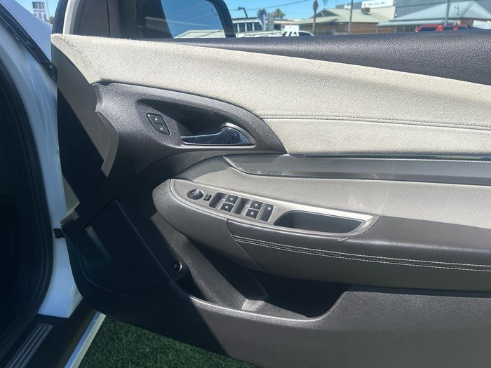 2013 Holden Calais VF MY14 Heron White