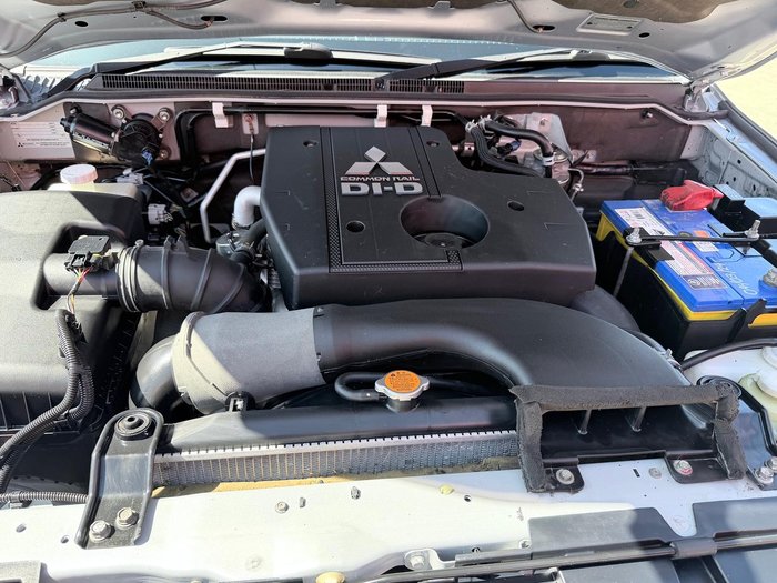 2008 Mitsubishi Pajero VR-X NS 4X4 Silver