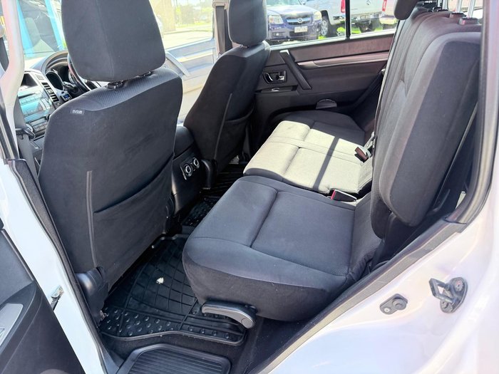 2011 Mitsubishi Pajero GLS NT MY11 4X4 White