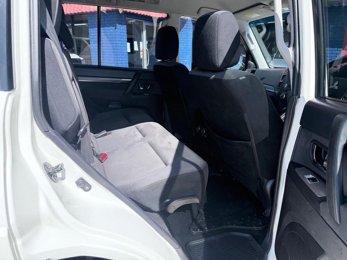 2011 Mitsubishi Pajero GLS NT MY11 4X4 White