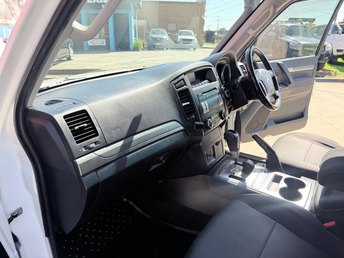 2011 Mitsubishi Pajero GLS NT MY11 4X4 White