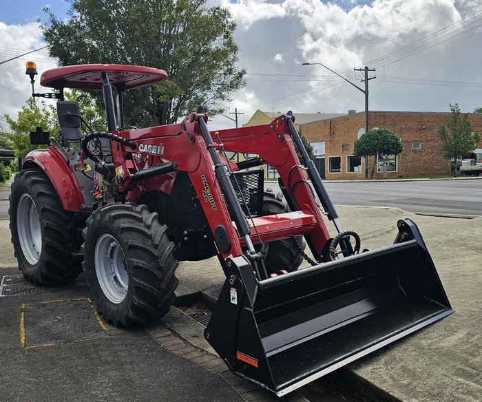 2026 CASE IH Farmall 85C + Loader Red