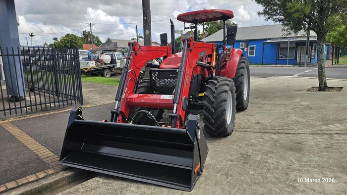 2026 CASE IH Farmall 85C + Loader