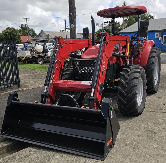 2026 CASE IH Farmall 85C + Loader