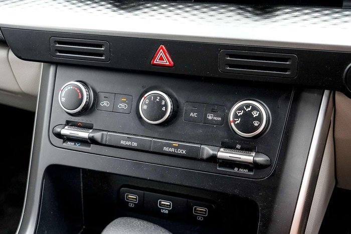 2021 Kia Carnival S