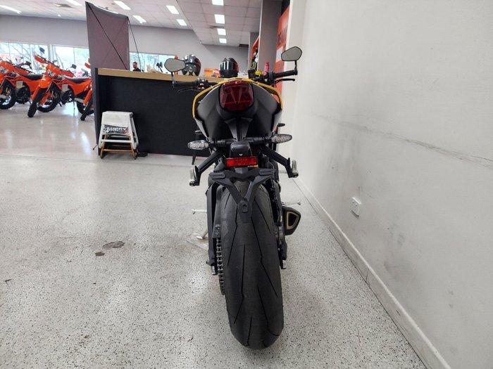 2026 Triumph STREET TRIPLE RS Yellow