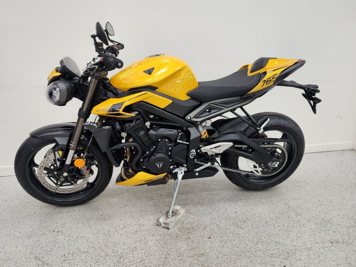 2026 Triumph STREET TRIPLE RS Yellow