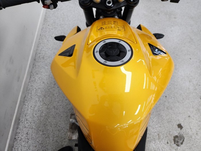 2026 Triumph STREET TRIPLE RS Yellow
