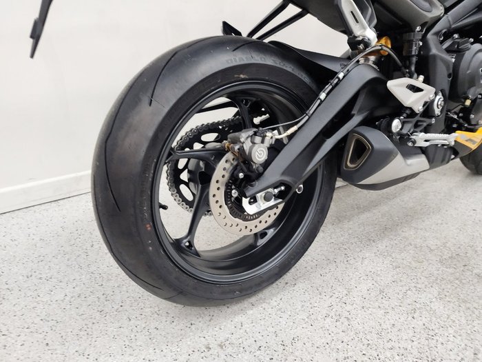 2026 Triumph STREET TRIPLE RS Yellow