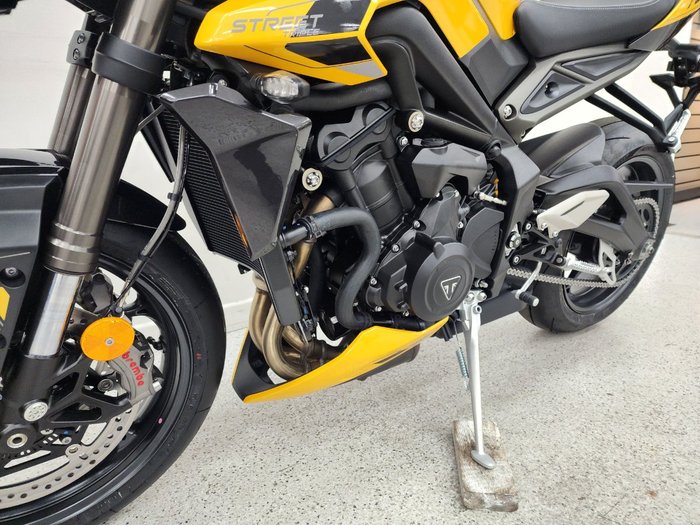 2026 Triumph STREET TRIPLE RS Yellow