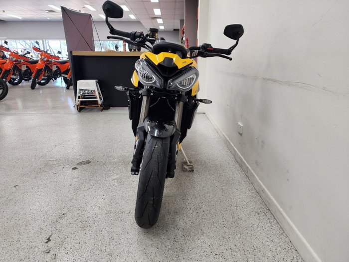 2026 Triumph STREET TRIPLE RS Yellow
