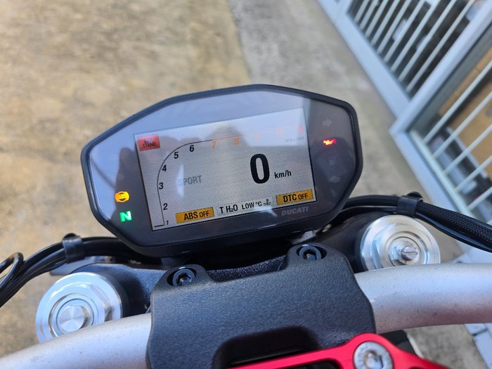 2014 DUCATI MONSTER 1200 Red