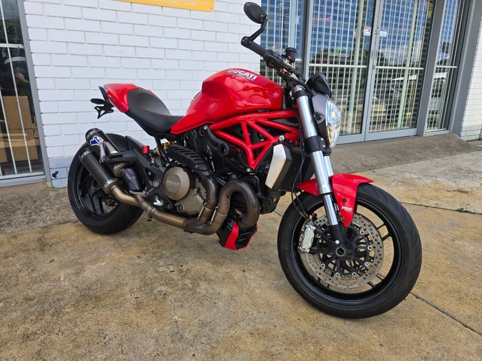 2014 DUCATI MONSTER 1200 Red
