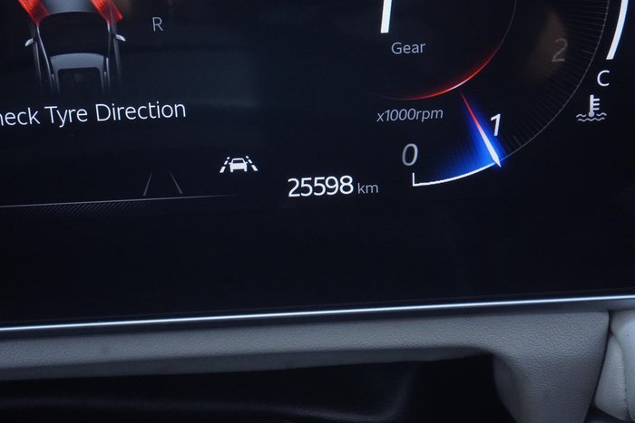 2023 Mahindra XUV700 AX7L