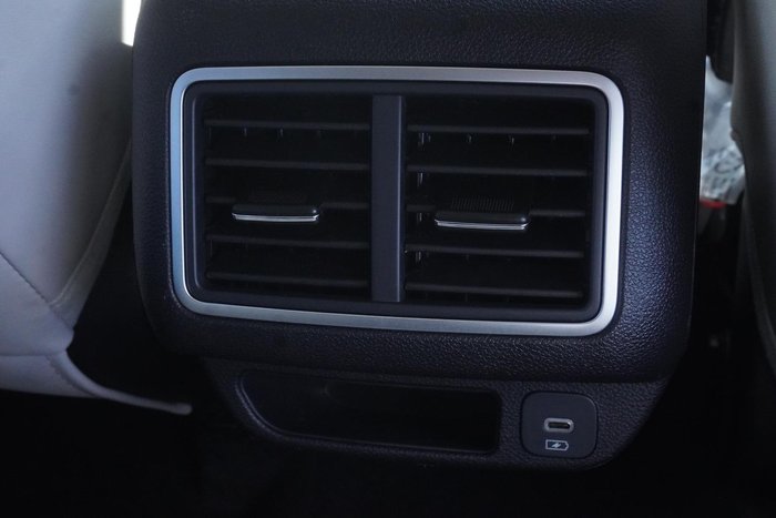 2023 Mahindra XUV700 AX7L