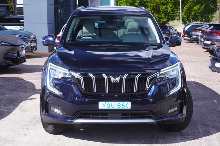 2023 Mahindra XUV700 AX7L