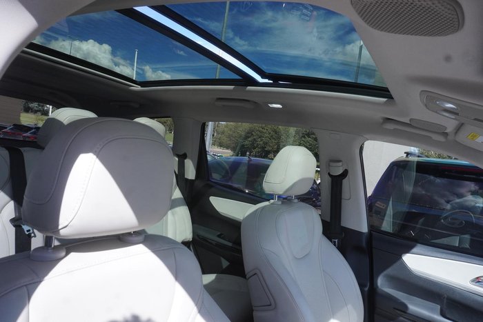 2023 Mahindra XUV700 AX7L