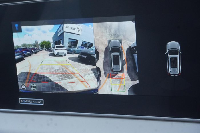 2023 Mahindra XUV700 AX7L