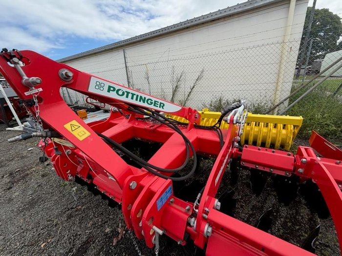 2023 Pottinger Terradisc 3001 Red
