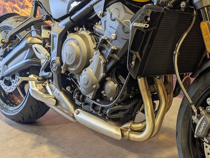 2026 Triumph Trident 660 Trident Yellow