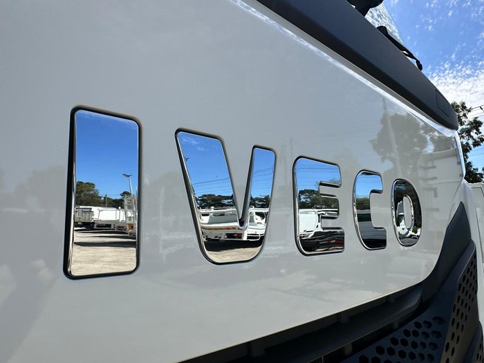 2025 Iveco S-Way AS230