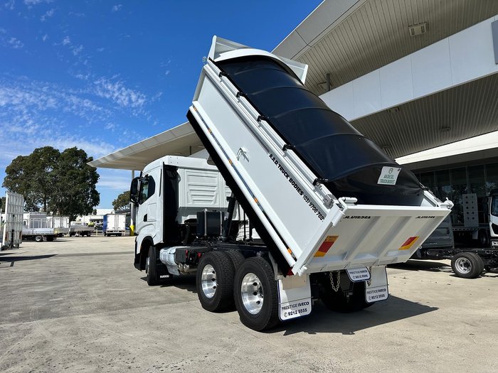 2025 Iveco S-Way AS230