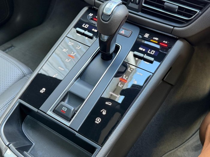 2022 Porsche Macan S