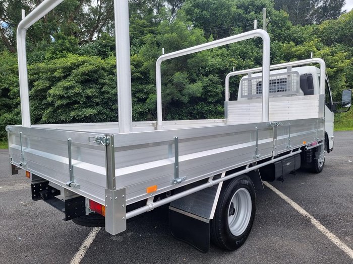 2025 Fuso Canter 515 White