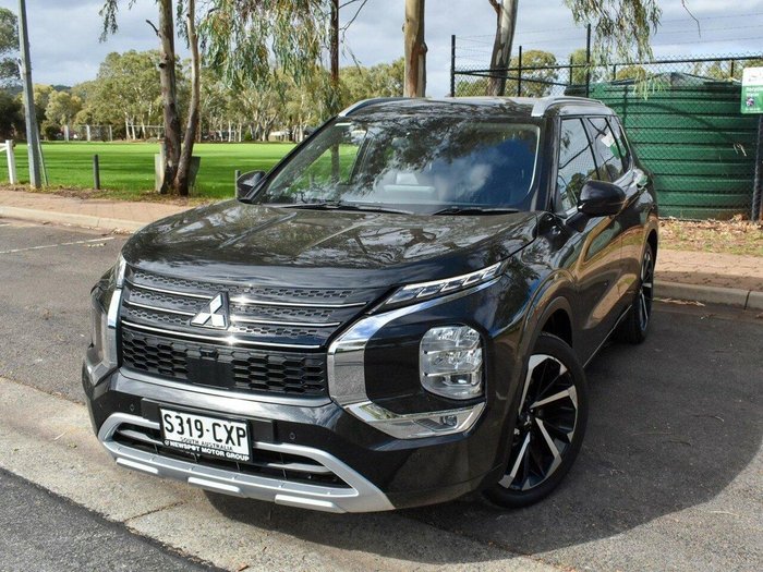 2023 Mitsubishi Outlander Exceed