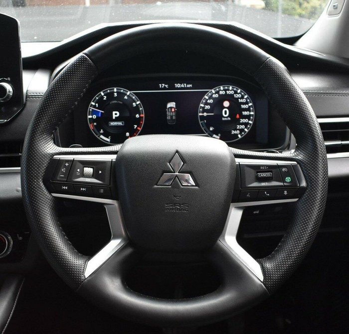 2023 Mitsubishi Outlander Exceed