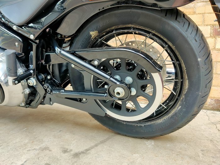 2025 HARLEY-DAVIDSON STREET BOB 117 (FXBB) ROAD VIVID BLACK