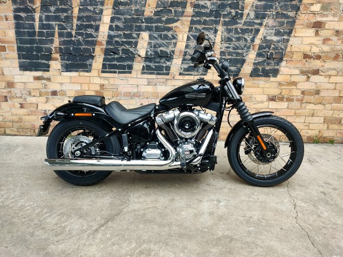 2025 HARLEY-DAVIDSON STREET BOB 117 (FXBB) ROAD VIVID BLACK