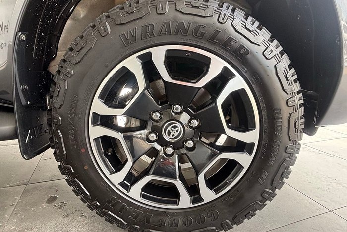 2020 Toyota Hilux SR5