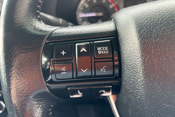 2020 Toyota Hilux SR5