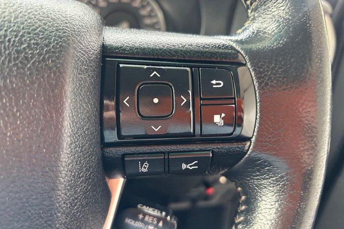 2020 Toyota Hilux SR5