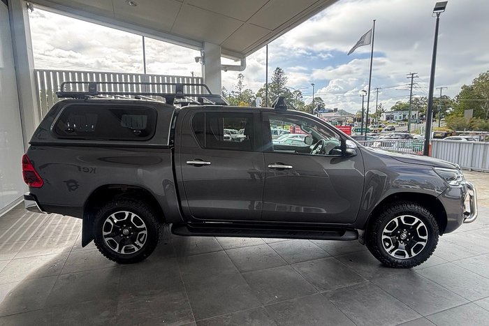 2020 Toyota Hilux SR5