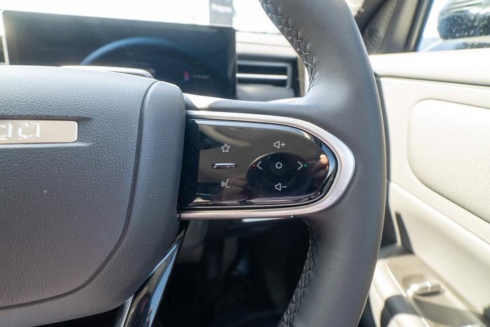 2025 Jaecoo J7 SHS Track